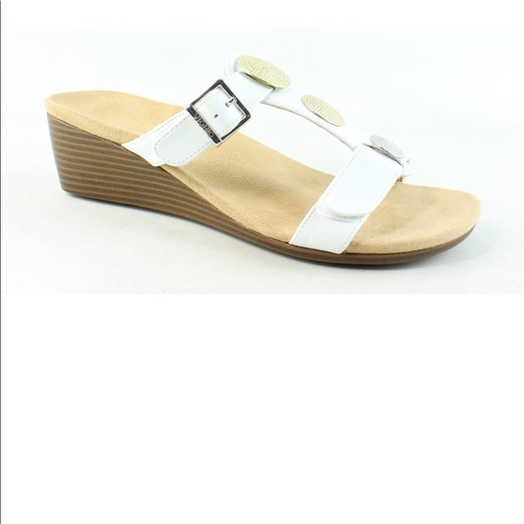 Vionic Shoes - NWOT VIONIC Adjustable Jewel Sandals size 10